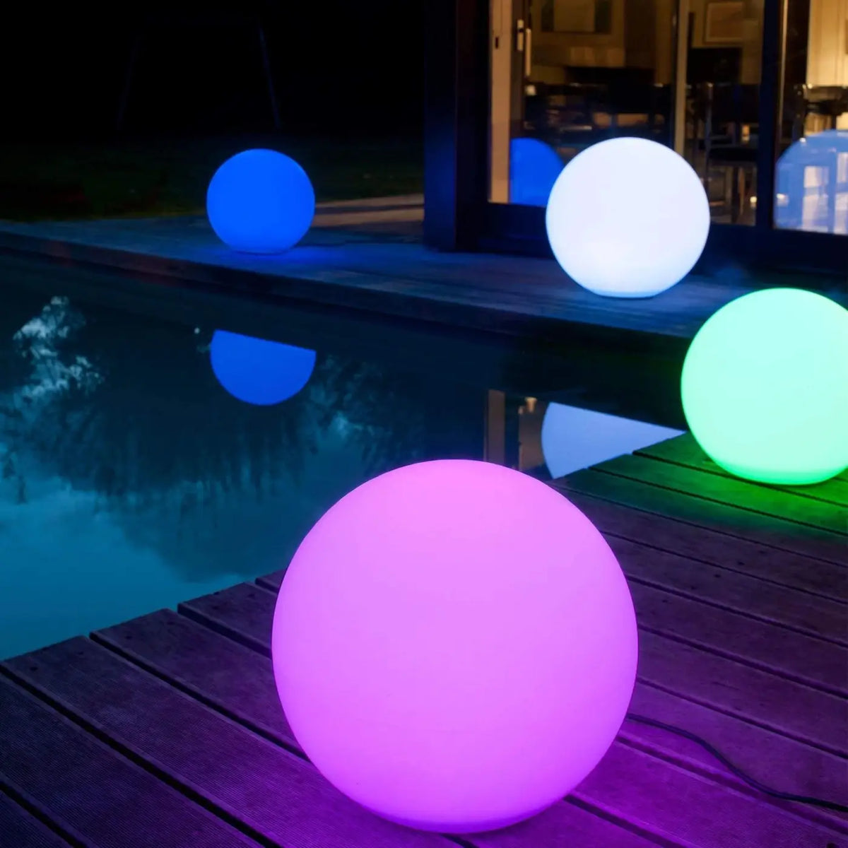 Boule Lumineuse En Acrylique Blanc Et Multicolore