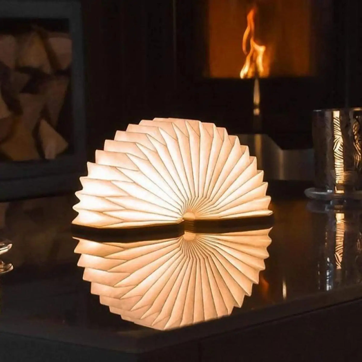 Lampe Accordéon Blanche en Bois au Style Original