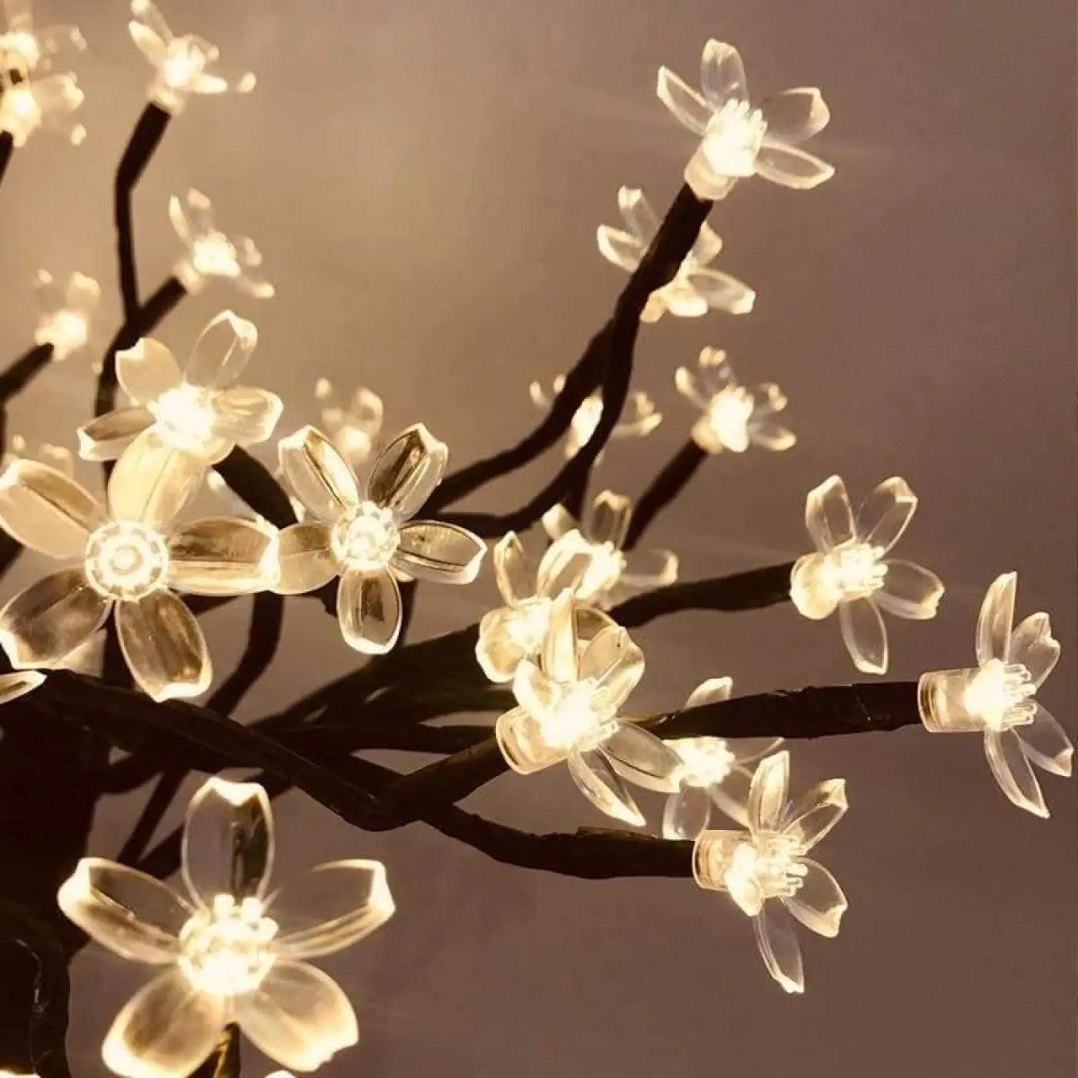 2. Lampe Arbre Noir En Acrylique Pour Chevet Design