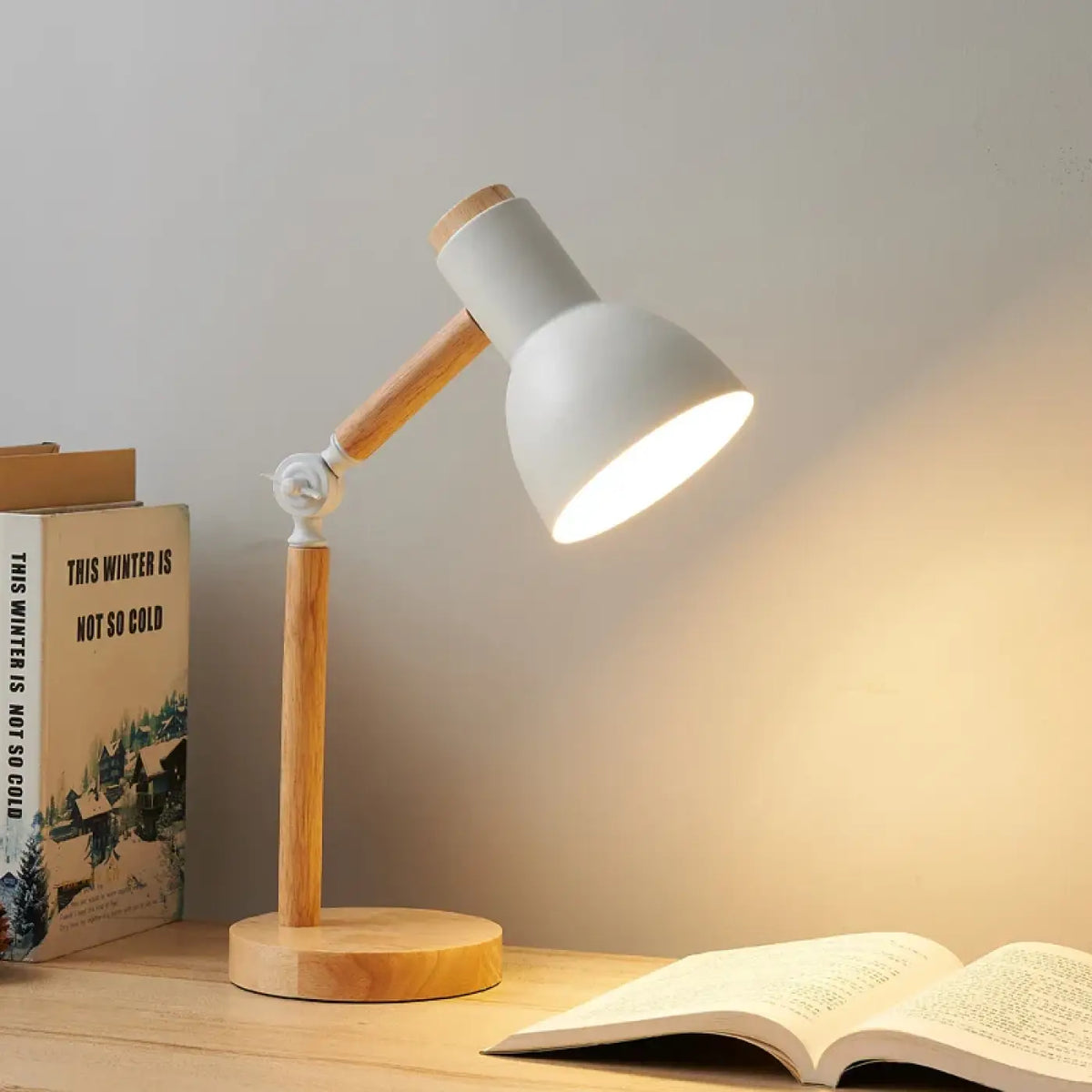 Lampe de table lily en bois et blanc avec design minimaliste pour bureau scandinave et objet décoratif alliant esthétique