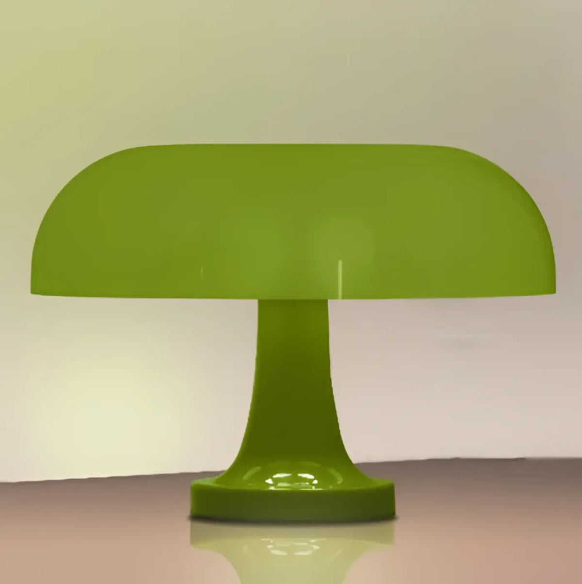 Lampe de table feno verte citron en forme de champignon avec finition brillante et lumière chaude sont-elles incluses